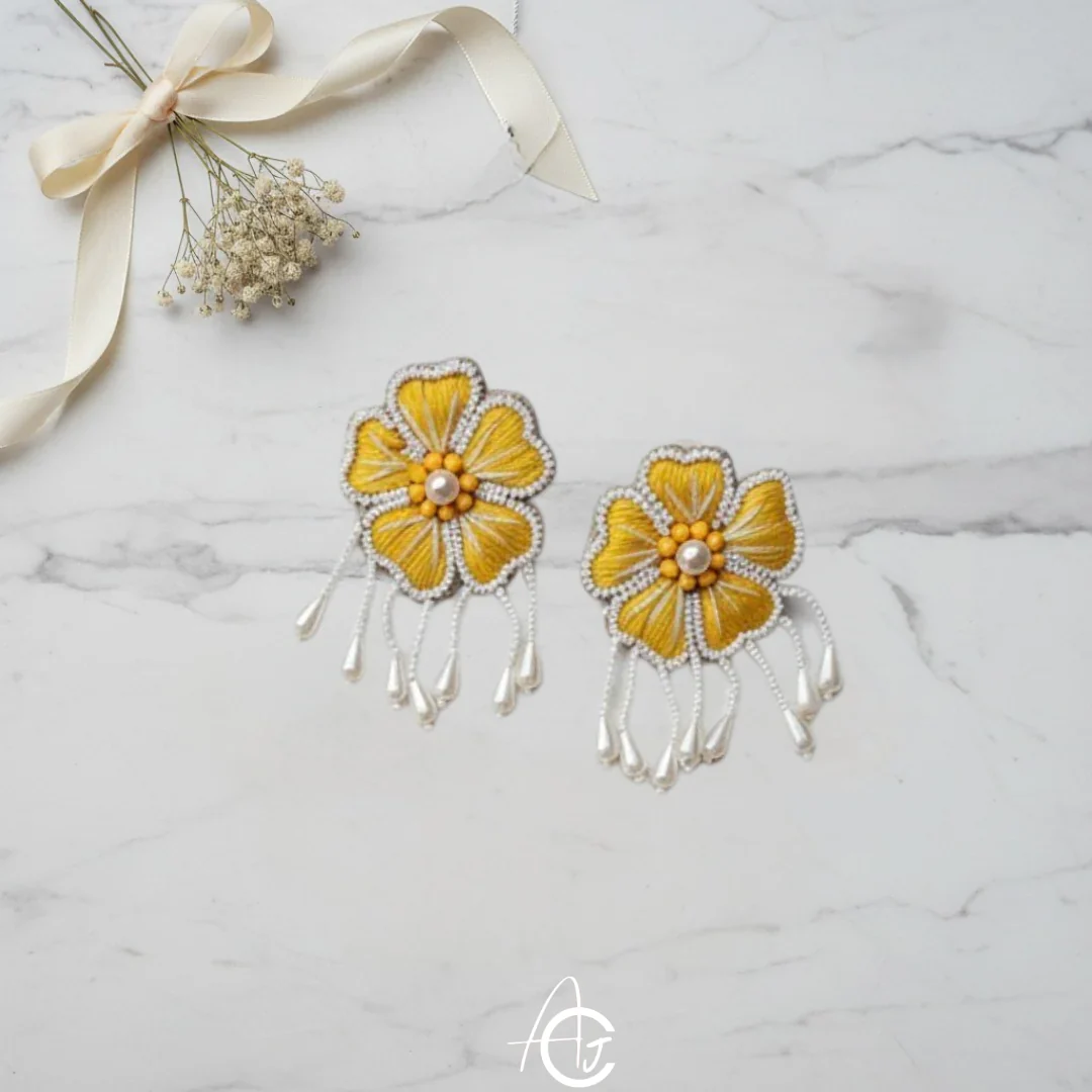 Embroidered Necklace Set with Mang Tika and Bracelet, Haldi Jewellery : Handmade - Image 5